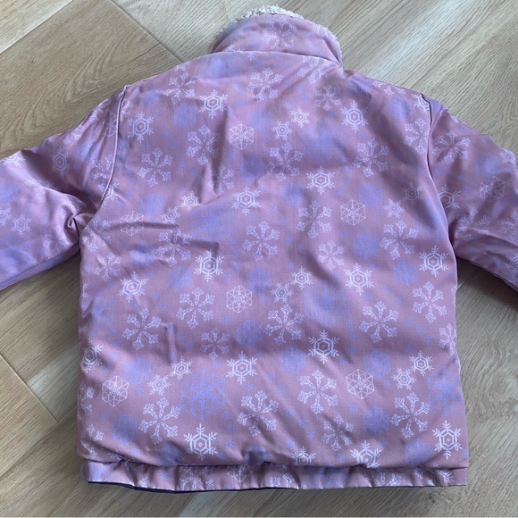TODDLER UGG REVERSIBLE PUFFER COAT - Picture 9 of 10